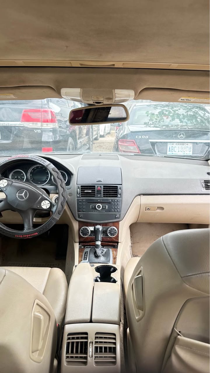 A picture of Mercedes Benz c300 2009 7 5M