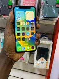 A picture of iphone x