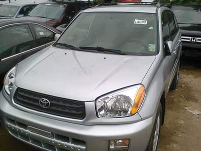 A picture of 2003 Toyota Rav4
