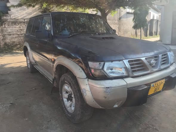 A picture of NISSAN PATROL BEI 11 5M FULL DOCUMENT ENGINE TD 42