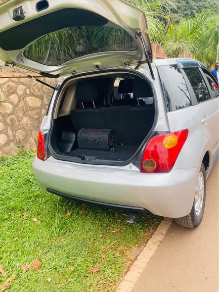 A picture of Car