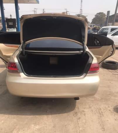 A picture of Lexus Es330 2006 Neatly uesd buy and drive Nothing to