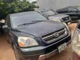 A picture of Distress 2005 Honda pilot everything working fine and sound AC