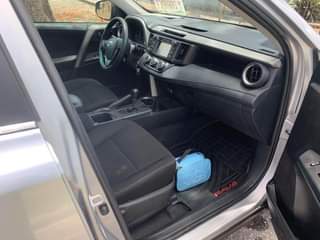A picture of Fast deal Neatly Registered 016 Toyota RAV4 XLE keystart reverse