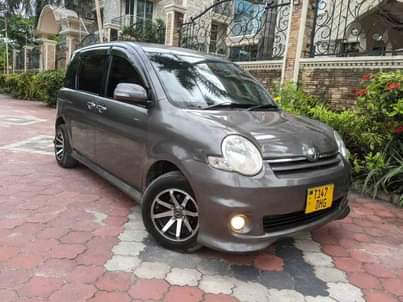 toyota sienta