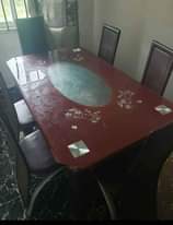 A picture of 6 set of dining tables