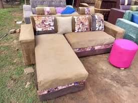 A picture of Mini L Sofa with a Resting Puff