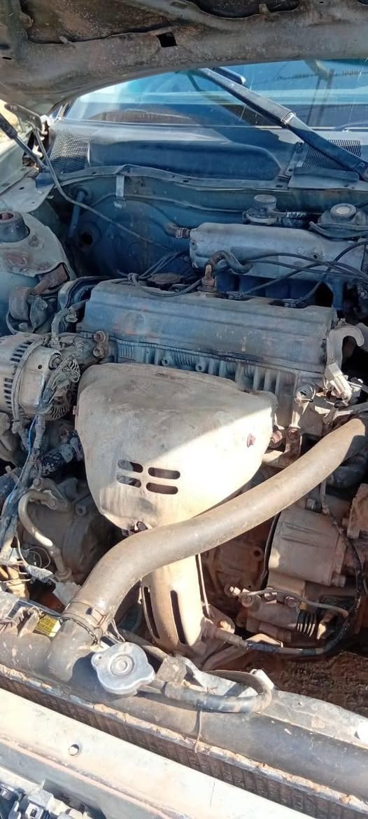 A picture of 2000 Toyota camry aka tiny light