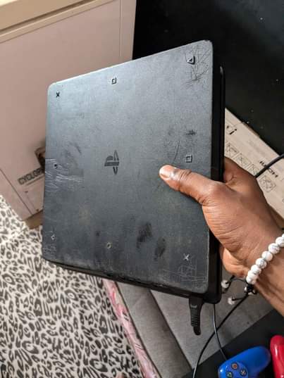 A picture of PS3 NA PS4 SLIM