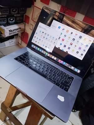A picture of Macbook i7 touchbar