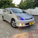 A picture of Toyota wish bado mpya Bei 15 5