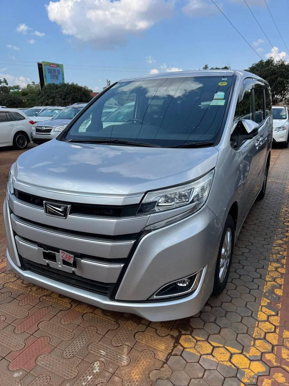 A picture of 2018 Toyota noah toyota