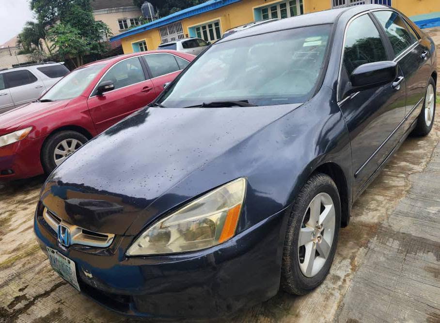 A picture of Distress Honda Accord 2005 No Issue