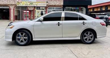 A picture of Toyota Camry Silver Color 2008 Model