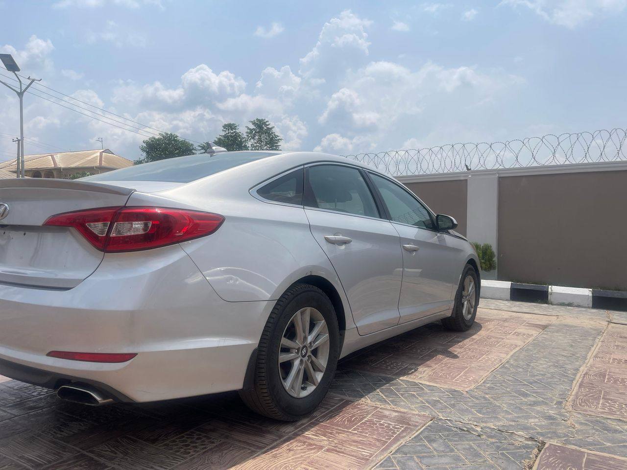 A picture of Tokunbo Hyundai sonata 2015 no issues