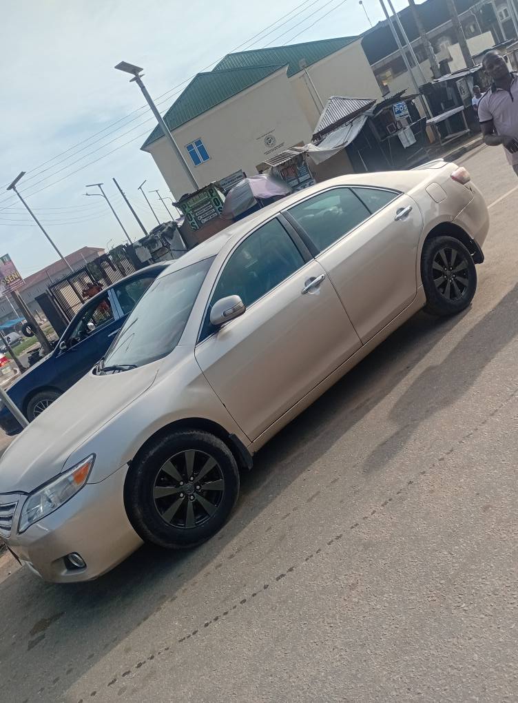 A picture of 2008 model Toyota Camry XLE first body
