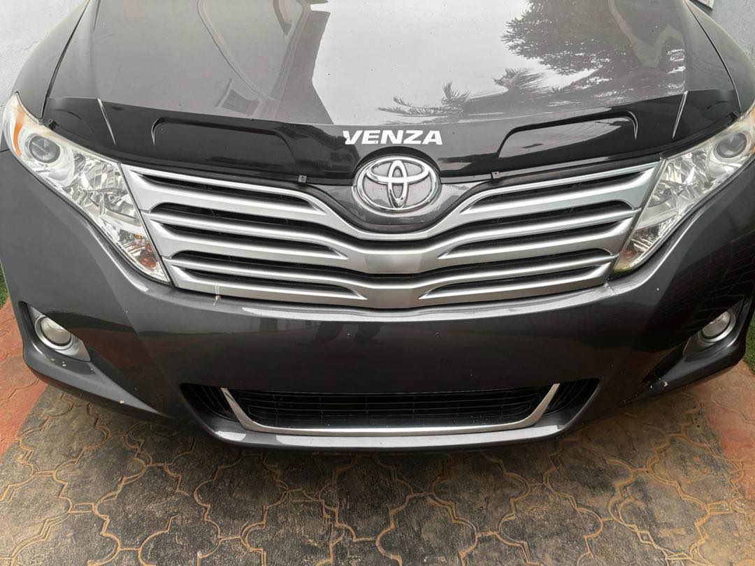 A picture of TOYOTA VENZA 2011 FOREIGN USED