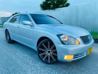 A picture of Toyota Crown athlete