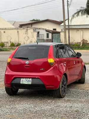A picture of Distress 2011 MG Volkswagen Product 