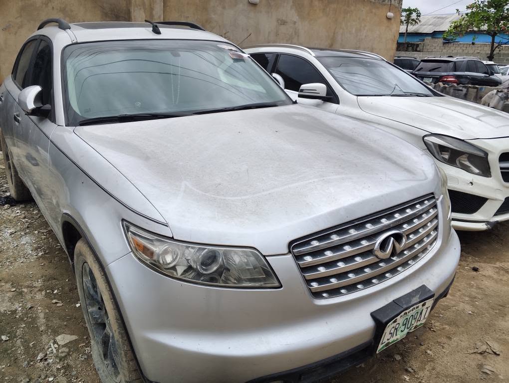 A picture of Oye motor location Akoka Yaba Lagos besides unilag pako bus