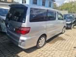 A picture of 2006 toyota alphard