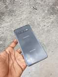 A picture of Galaxy S10 Plus