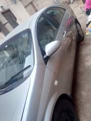 A picture of 2006 Manuel Nissan premier everything working perfectly only ac valve