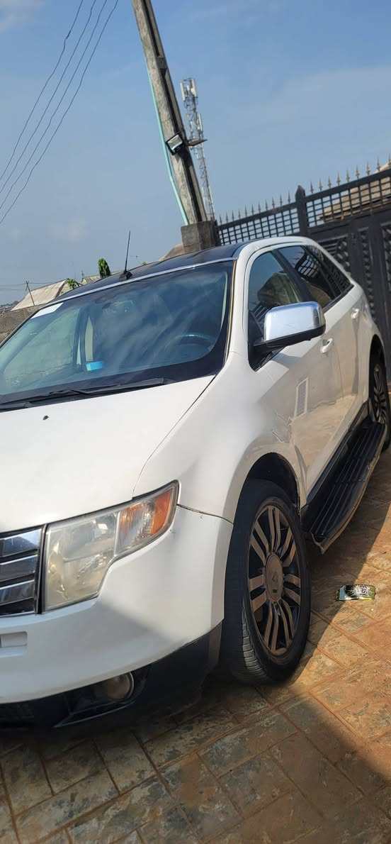A picture of Ford edge 2009 everything working fine no single fault with