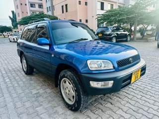 A picture of RAV4 OLD 0717038027
