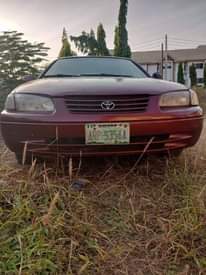 A picture of 2002 Toyota Camry Pencil light