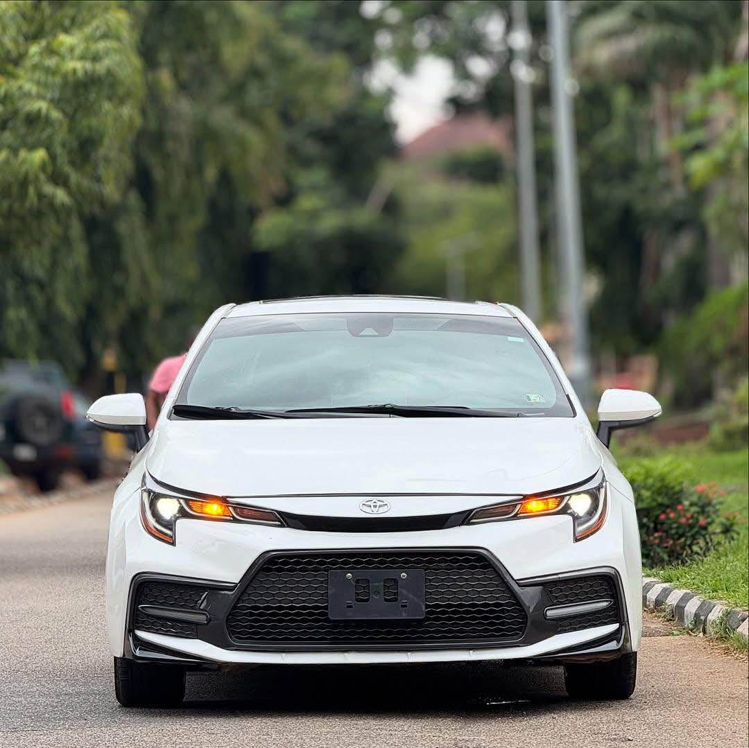 A picture of  FOR SALE FOREIGN USED TOYOTA COROLLA SE 2020 28