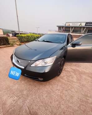 A picture of AVAILABLE FOR SALE Model Lexus Es 350 Neatly used Toks