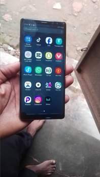 A picture of Samsung Note 8 storage 64GB RAM 8GB PRICE 0759023723 location