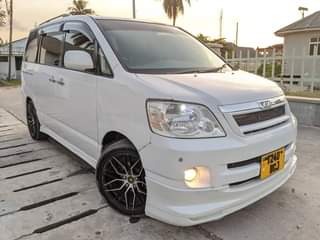 A picture of TOYOTA NOAH NEW SHAPE NAIUZA MIL 7 9 0743435416