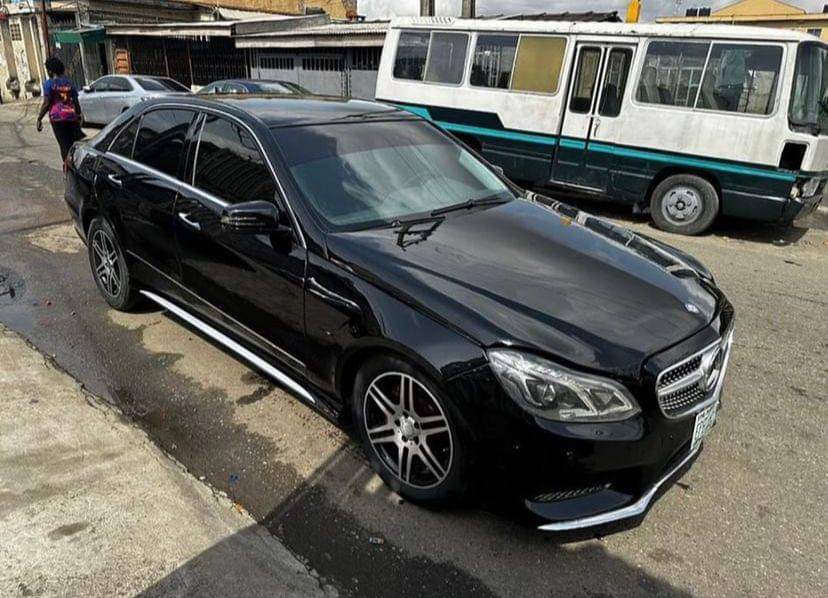 A picture of Mercedes Benz Model E350 AMG trim Year 2010 Price 6