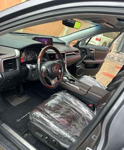A picture of 2017 RX350 TOKUNBO