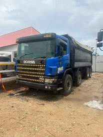 A picture of massey tracto nauza