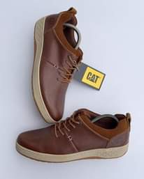 A picture of CAT ORIGINAL Size 40 45 Price 90 000 Call WhatsApp