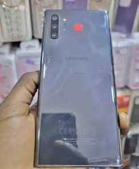 A picture of Samsung galaxy not10 plus