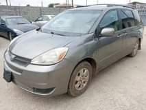 A picture of Toyota sienna