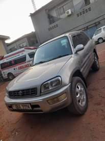 A picture of 2000 Toyota Rav4