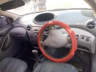 A picture of TOYOTA VITZ OLD