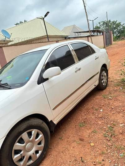 A picture of 2004 Toyota Corolla