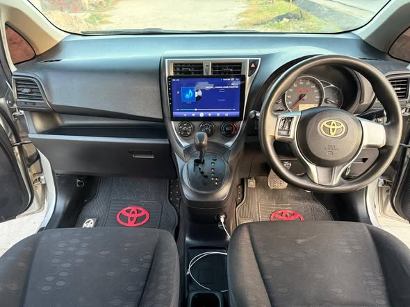 A picture of TOYOTA RACTIS NEW MODEL