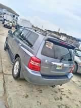 A picture of URGENT SALE Clean Reg 04 Toyota Highlander limited fabrics Formica