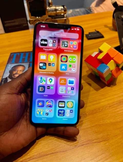 A picture of iPhone Xs Max 256GB