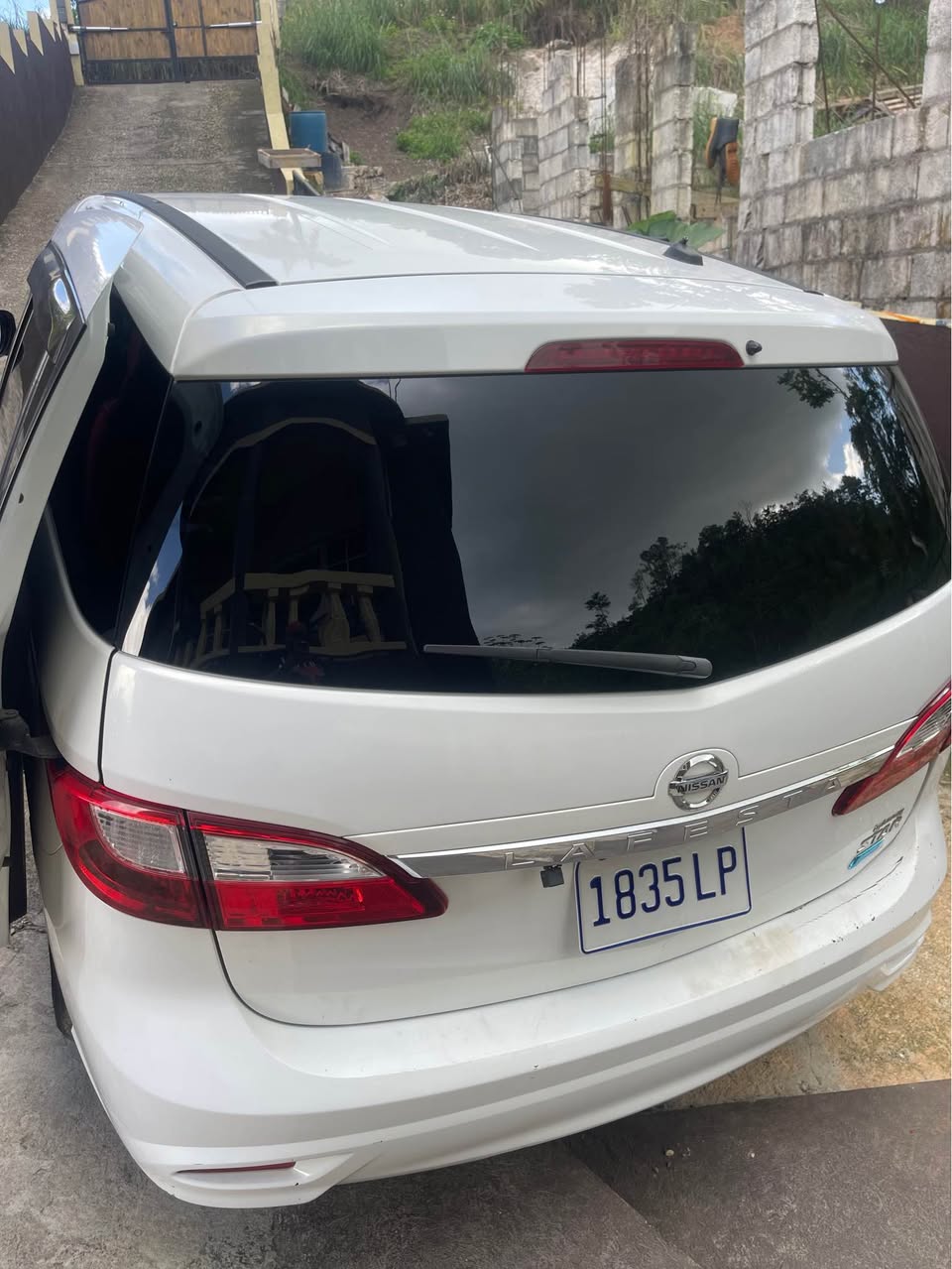 nissan lafesta