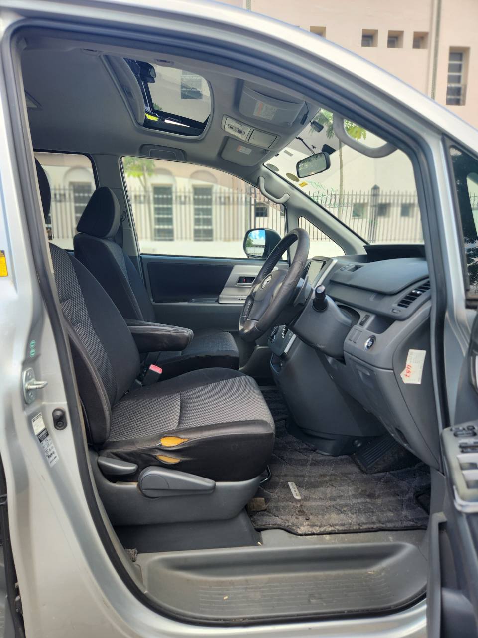 A picture of TOYOTA NOAH SI