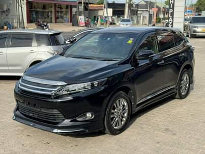 A picture of TOYOTA HARRIER