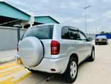 A picture of RAV 4 TSH MIL 13 5 CALL 0657550550 0748481460